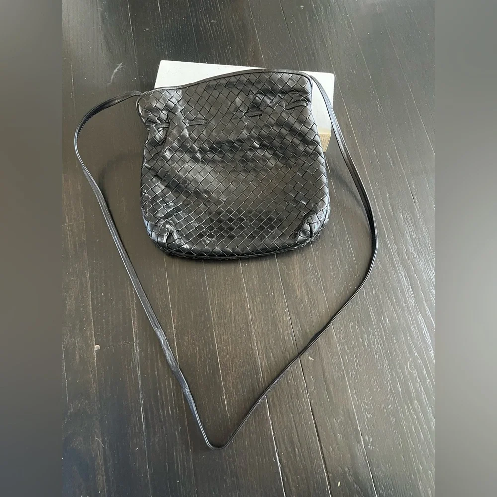 Elegant vintage Black Woven Shoulder Bag